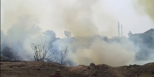 भूमिगत आग और गैस रिसाव से लोगों की चिंता बढ़ी