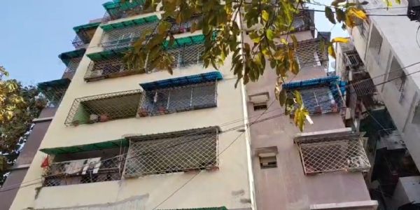 महिला ने छत से कूदकर दी जान, पति-पत्नी के विवाद की आशंका