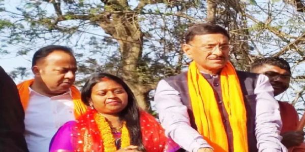 रांची निगम चुनावः रोशनी खलखो ने निकाला भव्य विजय जुलूस, कहा शहर की समस्याओं के लिए रहेंगी उपलब्ध