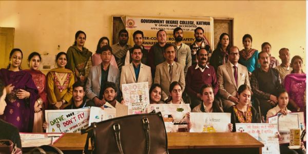 जीडीसी बसोहली के छात्रों ने सड़क सुरक्षा प्रतियोगिता में दिखाई रचनात्मक प्रतिभा