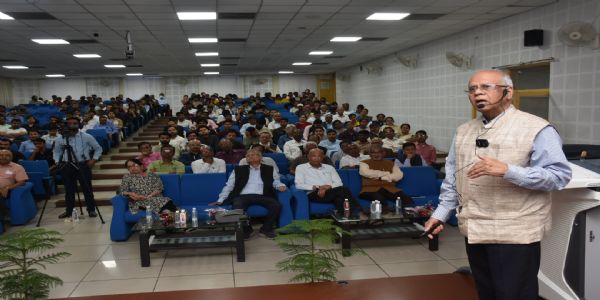 नवोन्मेषी अनुसंधान के आह्वान के साथ मनाया गया बीएचयू में राष्ट्रीय विज्ञान दिवस