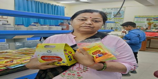 बीएयू की अनुठी पहल, त्वचा-अनुकूल प्राकृतिक गुलाल का किया जा रहा निर्माण