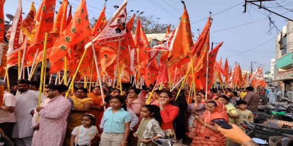 निशान यात्रा के साथ धूमधाम से मना फाल्गुन महोत्सव, भजनों से गूंजा कुरूद नगर