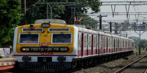 दोलयात्रा के अवसर पर पूर्व रेलवे ने रद्द कीं कई लोकल ट्रेनें