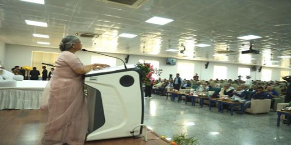 संपूर्ण विश्व में फैला है इलाहाबाद विश्वविद्यालय का परिवार : प्रो0 संगीता श्रीवास्तव