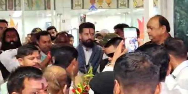 लोजपा (रामविलास ) के अध्यक्ष चिराग पहुंचे रांची, कार्यकर्ताओं ने किया स्वागत