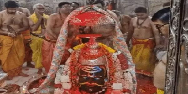 उज्जैन के ज्योतिर्लिंग महाकालेश्वर मंदिर में रंग-गुलाल ले जाने पर प्रतिबंध