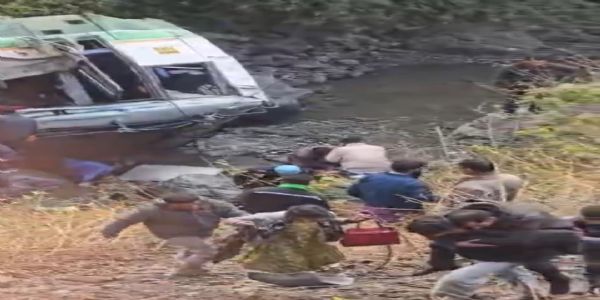 एसडीआरएफ रेस्क्यू करती। एसडीआरएफ रेस्क्यू करती।