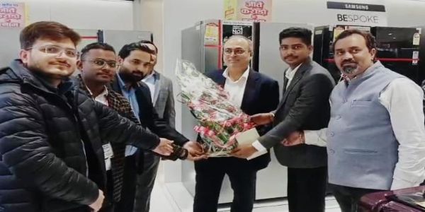 ग्राहकों की जरूरतों को समझकर आगे बढ़ रहा आदित्य विजन