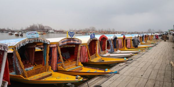 गुलमर्ग, पहलगाम में रात का तापमान जमाव बिंदु से नीचे चला गया