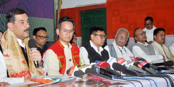 कांग्रेस का ‘हु इज हिमंत बिस्व सरमा’ अभियान, भ्रष्टाचार के आरोपों के साथ वीडियो, वेबसाइट और हेल्पलाइन लॉन्च