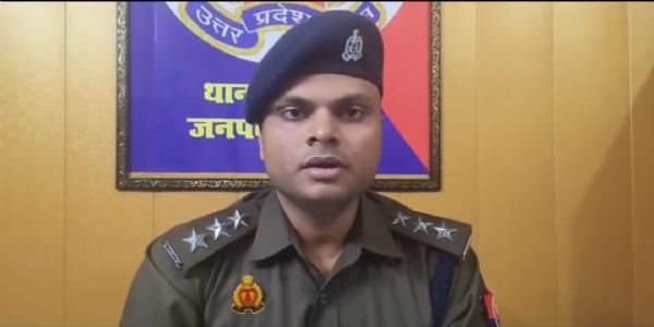 सामूहिक दुष्कर्म मामले में पुलिस ने तीन लोगों को हिरासत में लिया