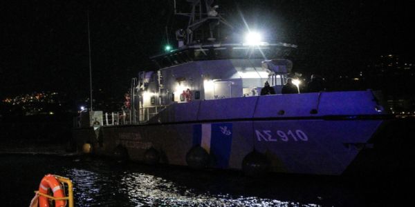 (संशोधित) ग्रीस में कोस्ट गार्ड के जहाज की प्रवासी नाव से टक्कर में 15 लोगों की मौत