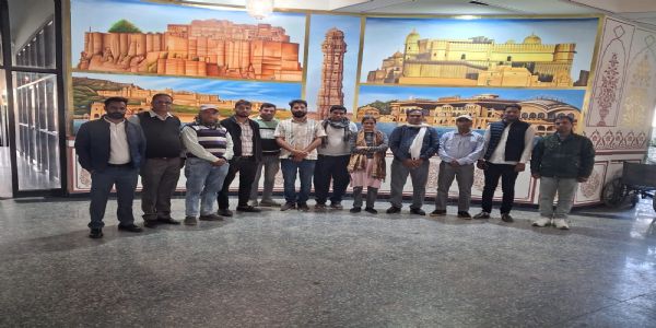 पर्यटक गाइड्स ने सौंपा 26 सूत्रीय मांगों का ज्ञापन: बजट में अनदेखी पर दी आंदोलन की चेतावनी