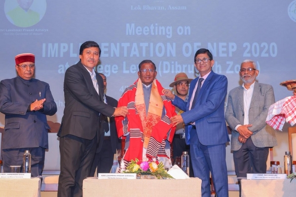 असमः उपरी असम में शिक्षण संस्थानों में एनईपी 2020 के लागू होने की समीक्षा कार्यक्रम में हिस्सा लेते राज्यपाल