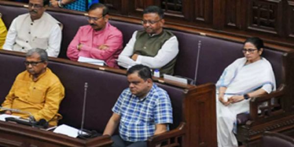 वोट ऑन अकाउंट बजट आज: लक्ष्मी भंडार समेत कई योजनाओं पर बढ़ सकती है राशि, सभी की निगाहें ममता सरकार के ऐलान पर