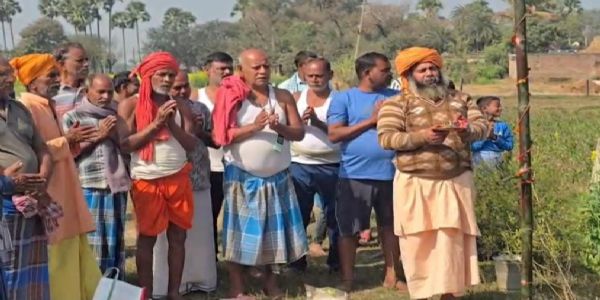 राम कथा ज्ञान यज्ञ को लेकर ध्वजारोहण कार्यक्रम