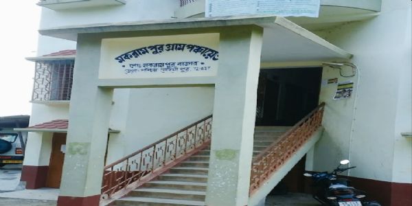 मकरामपुर में पेड़ कटाई में अनियमितता, पंचायत प्रधान को कारण बताओ नोटिस