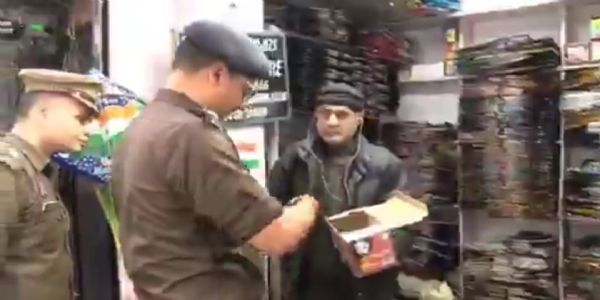 सीएम की सख्ती के बाद चाइनीज मांझे के खिलाफ सघन अभियान, बाजारों में पुलिस की छापेमारी