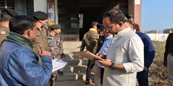 कदाचार के विरुद डीएम की शख्त कार्रवाई , 11 परीक्षार्थी निष्कासित