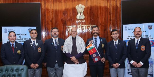 दक्षिण अमेरिका की सबसे ऊंची चोटी फतह करने के लिए दिल्ली से पर्वतारोही रवाना