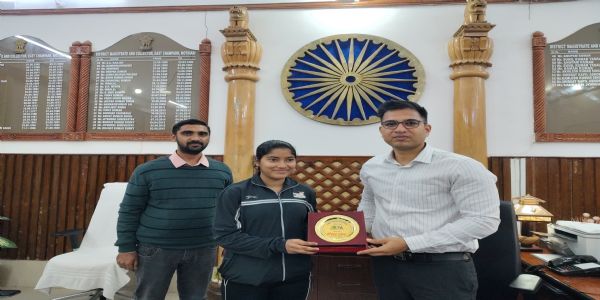 पूर्वी चम्पारण की केशर राज कैडेट एशियन तलवारबाजी प्रतियोगिता में लेगी भाग