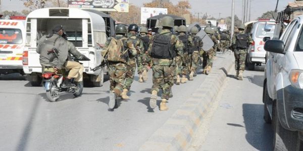 क्वेटा में सेना गश्त करती हुई। फोटो - द बलोचिस्तान पोस्ट