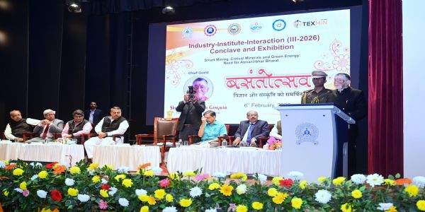 आईआईटी (आईएसएम) धनबाद ने राष्ट्र निर्माण में महत्वपूर्ण भूमिका निभाई है : संतोष कुमार गंगवार