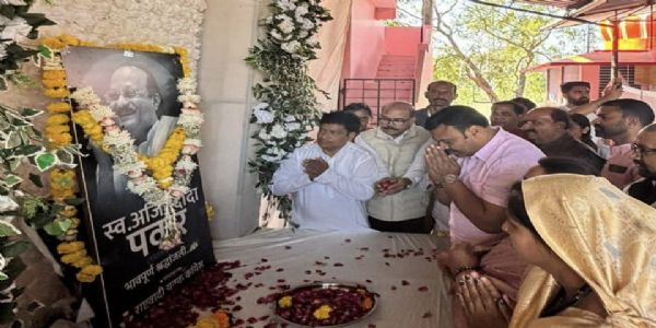 जबलपुर : प्रयागराज के बाद माँ नर्मदा में हुआ स्व.अजीत पवार की अस्थियों का विसर्जन