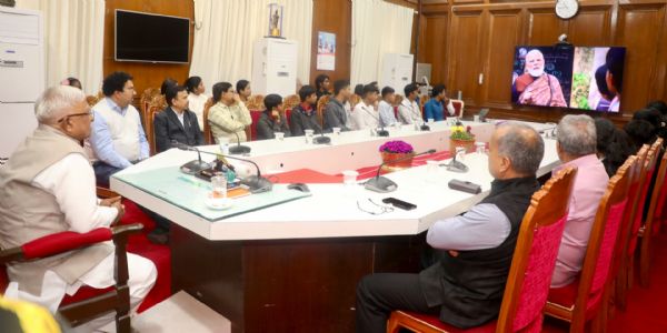 मप्रः बच्चों के साथ “परीक्षा पे चर्चा” कार्यक्रम में शामिल हुए राज्यपाल पटेल