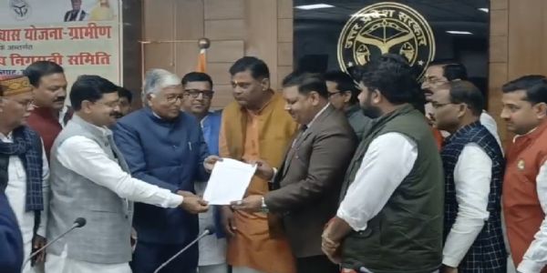 मतदाता सूची में धांधली का आरोप, भाजपा ने डीएम अमेठी को सौंपा ज्ञापन