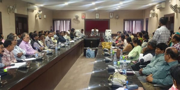 कोरबा : प्री-बोर्ड परीक्षा परिणामों की समीक्षा बैठक संपन्न, बेहतर परिणाम के लिए दिए गए कड़े निर्देश