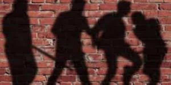 भोपाल में मारपीट का बदला लेने के लिए छात्रों ने युवक का किया अपहरण, जान बचाने चलती कार से कूदा पीड़ित