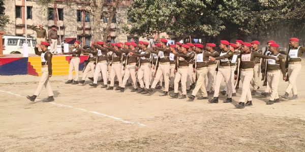 कटिहार पुलिस केंद्र में रैतिक परेड का आयोजन