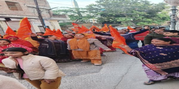 विराट हिंदू सम्मेलन से पूर्व शहर में निकली कलश यात्राएं और भगवा रैलियां