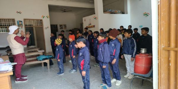 योग-प्राकृतिक चिकित्सा शिविर में पुलिस कर्मियों और छात्रों को मिली स्वस्थ जीवन की सीख