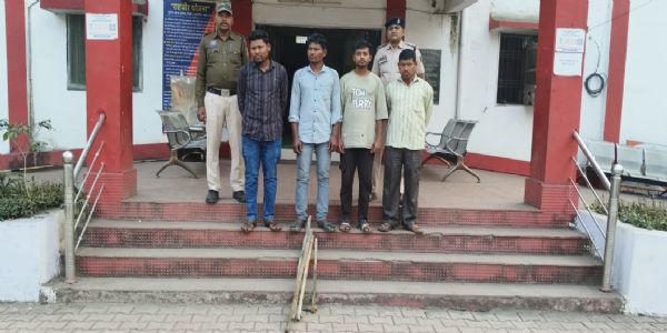 जांजगीर-चांपा: पुरानी रंजिश में मारपीट करने वाले चार आरोपित गिरफ्तार, हथियार बरामद