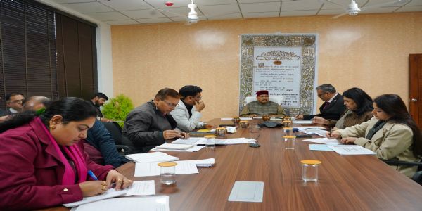 पंचायत भूमि पर कब्ज़ा हटाएं और 29 विषयों के हस्तांतरण को तुरंत लागू करें : सतपाल महाराज