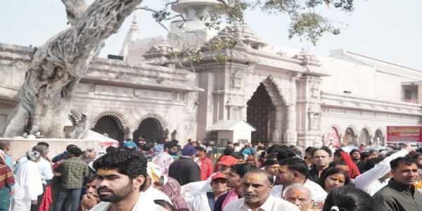 महाशिवरात्रि पर श्री काशी विश्वनाथ को माता वैष्णो देवी श्राइन बोर्ड का पावन उपहार