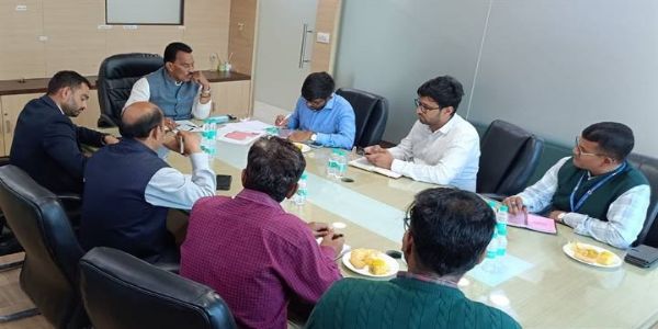 इंदौरः मंत्री सिलावट ने अहिल्या गारमेंट सिटी बरलाईजागीर के विकास कार्यों की समीक्षा की