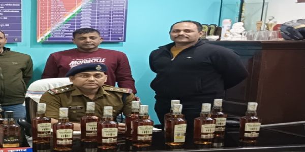 आरपीएफ ने शराब के साथ दो आरोपितों को किया गिरफ्तार