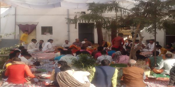 वाराणसी में राधिका देवी की पुण्यतिथि पर 121 ब्राह्मणों ने किया महारुद्राभिषेक