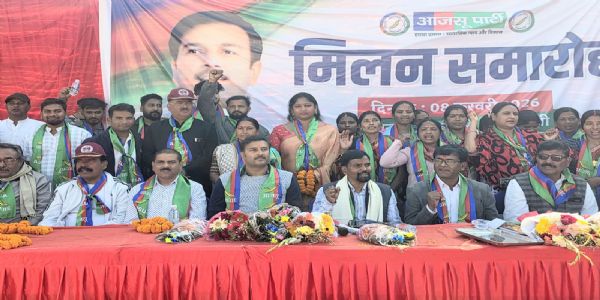 रांची के खटंगा में आजसू का मिलन समारोह, सुदेश महतो ने लोगों को दिलाई पार्टी की सदस्यता