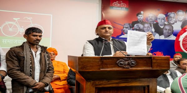 भाजपा के इशारे पर फार्म 7 भरवाकर पीडीए के काटे जा रहे वोट : अखिलेश यादव