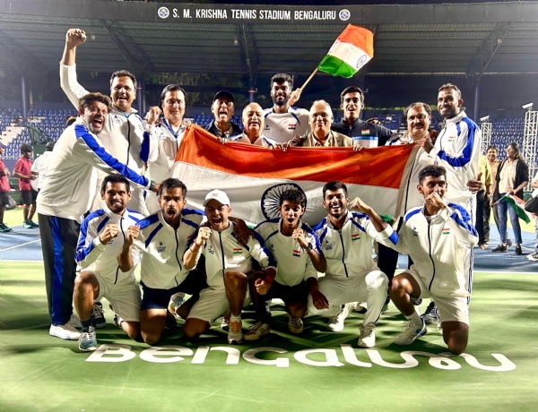 जीत दर्ज करने के बाद भारतीय टीम