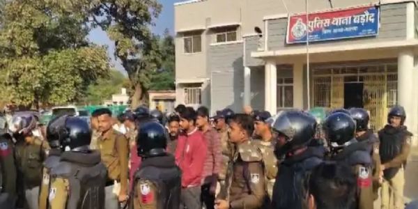आगरमालवाः कहासुनी के बाद दो पक्षों के बीच मारपीट, पुलिस ने आरोपियों का निकाला जुलूस