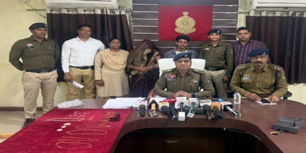 कोरबा : सूने मकान में चोरी का खुलासा, मां–बेटे गिरफ्तार, गिरवी रखे 11 लाख से अधिक के जेवर बरामद