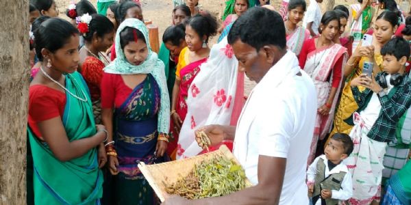 दिसोम ज़ाहेर थान से धूमधाम से मना दिसोम बाहा पोरोब