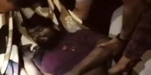 मालगाड़ी की चपेट में आया ट्रक चालक, दाहिना पैर कटा; रेलवे ट्रैक पार करते समय हुआ हादसा