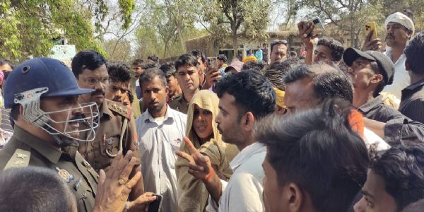 वाहन की टक्कर से दूधिया की मौत, ग्रामीणों ने लगाया जाम